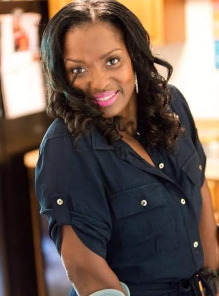 Head and shoulders photograph of Danielle Spencer